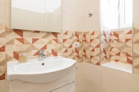 Iflat Lovely And Bright 2 Bed Flat Near Termini 로마 외부 사진